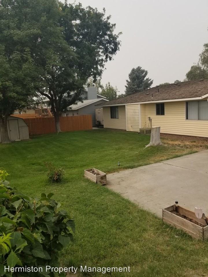 925 Juanita Ave - Photo 3 of 27