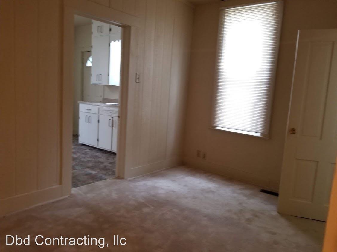 1630 Creighton Ave - Photo 3 of 7