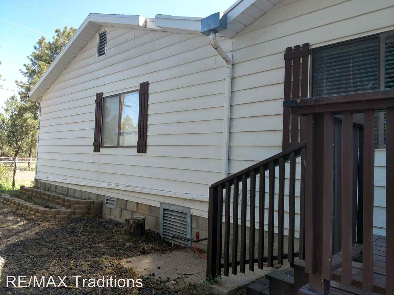 1305 Nina St - Photo 2 of 12