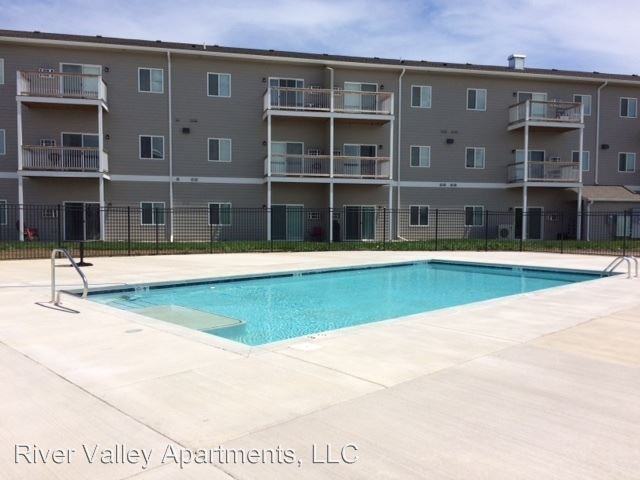 1302 Quiniela Drive - Photo 2 of 28