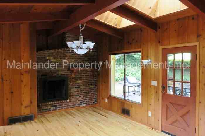 1350 SW Maplecrest Dr - Photo 2 of 18