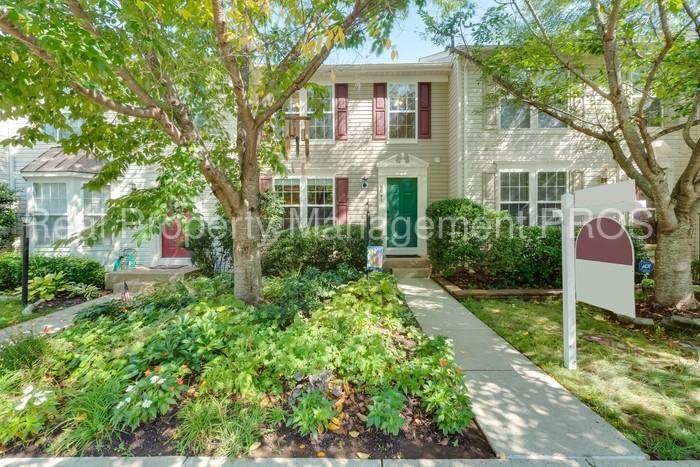 9041 Falcon Glen Ct - Photo 2 of 22