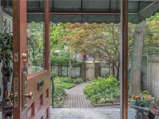 10 Maple Avenue - Photo 2 of 20