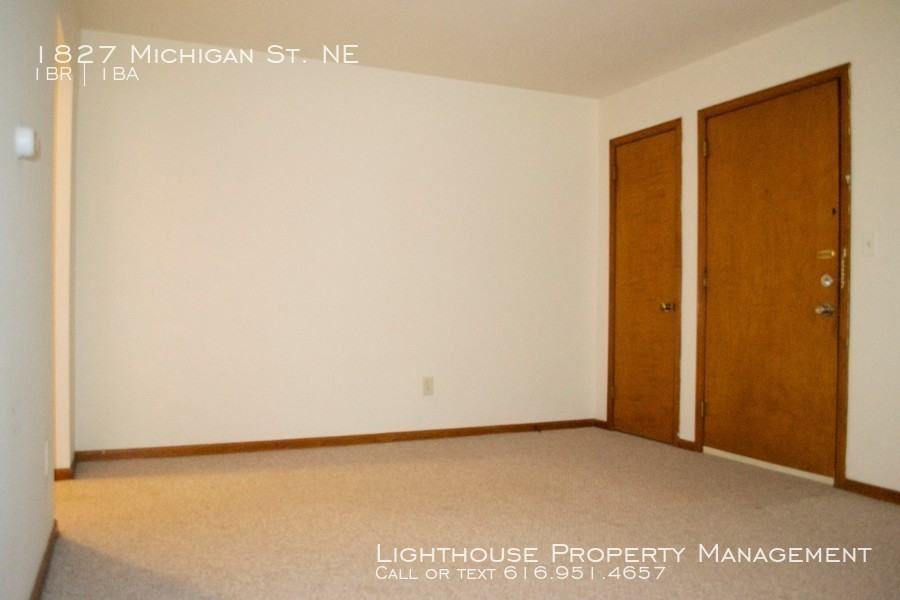 1827 Michigan St NE - Photo 3 of 10