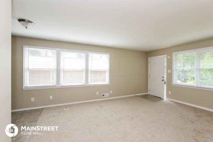 1520 Chelveston Dr - Photo 3 of 15