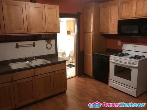 2457 N Oakland Ave - Photo 2 of 5