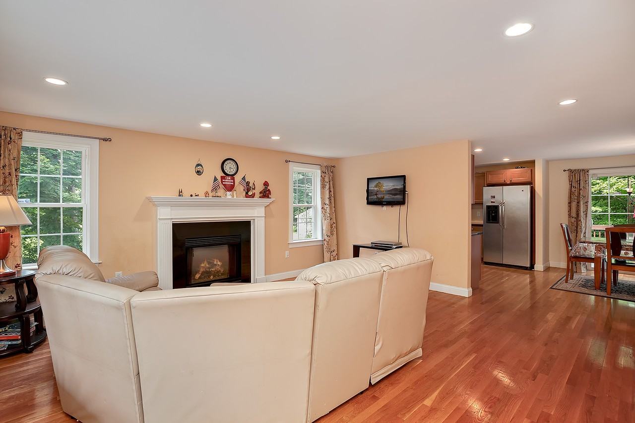 2 Cheryl Dr - Photo 3 of 21