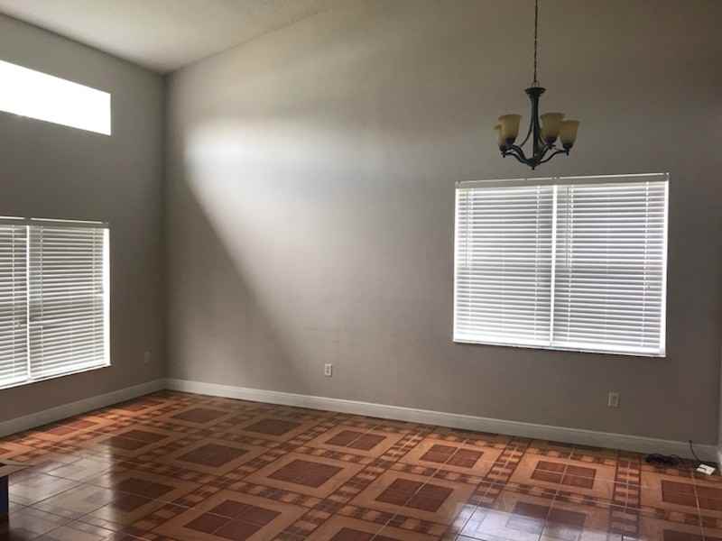578 Maricopa Dr - Photo 2 of 11