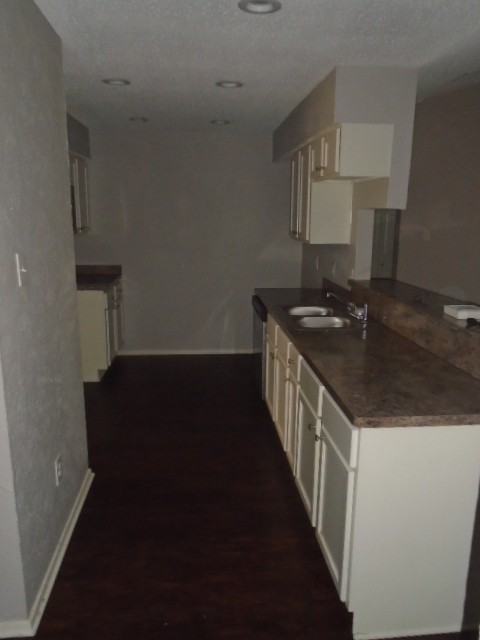 2926 Pepperidge Dr E - Photo 3 of 10