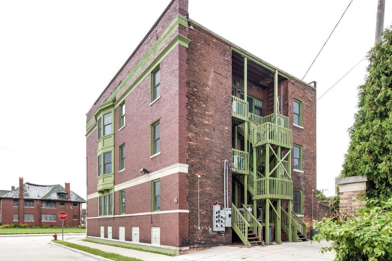 3402 Brush St - Photo 2 of 14