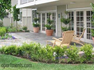 Summer House Apartments - Photo 3 of 7