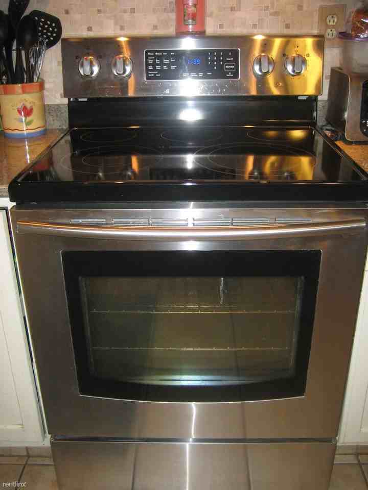 132 Front St - Photo 3 of 21