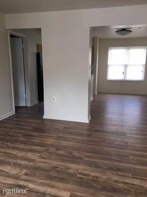 1133 Somerset St - Photo 2 of 16