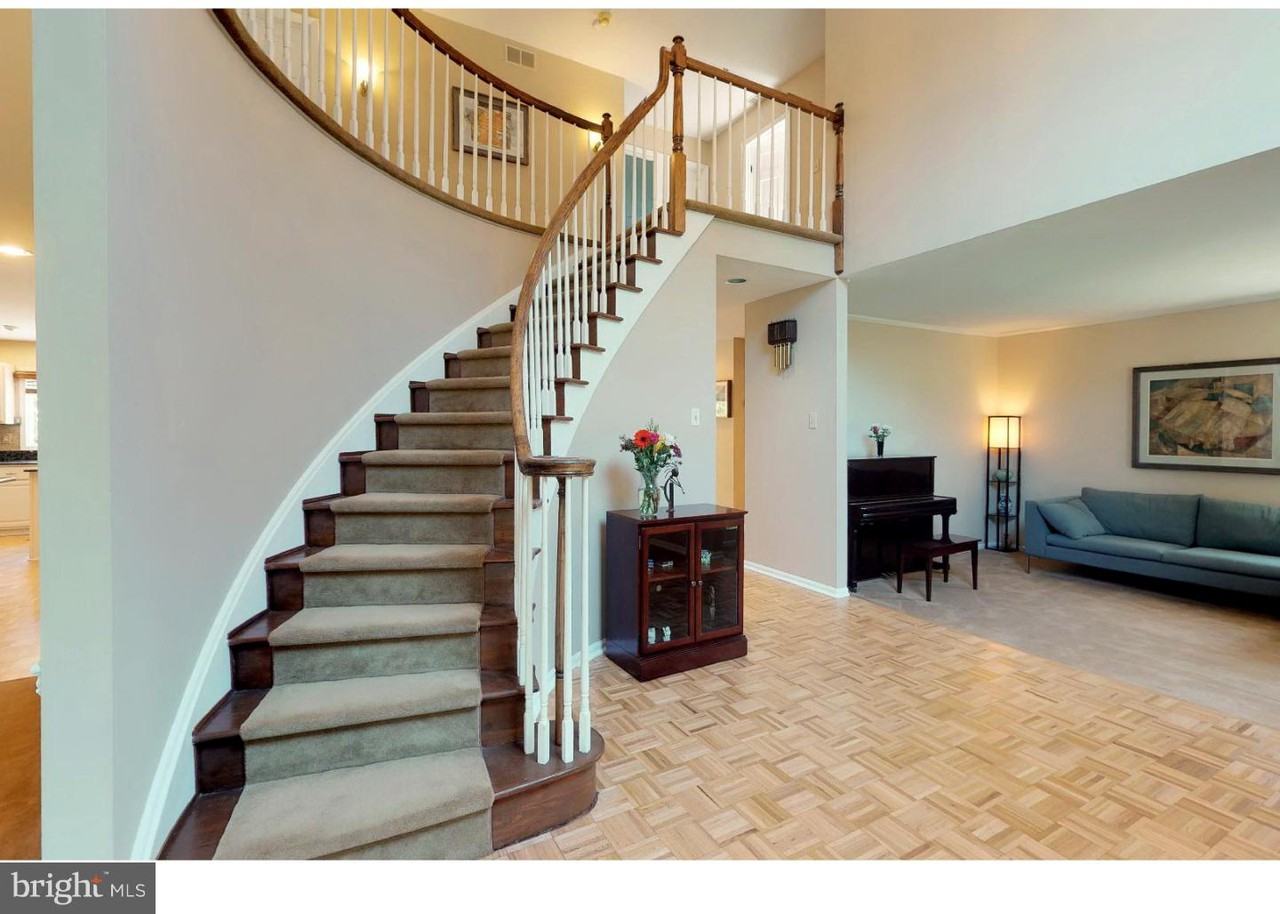 2 Eastern Dr - Photo 2 of 24