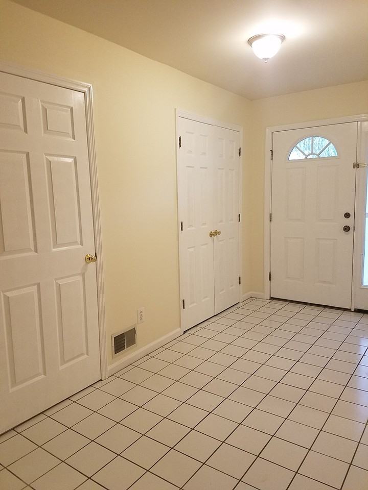 33 Foxwood Square - Photo 3 of 23