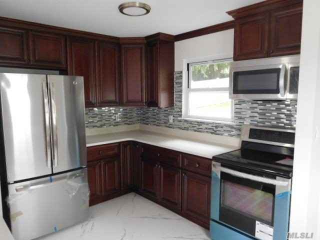 11 Mills Path - Photo 3 of 14