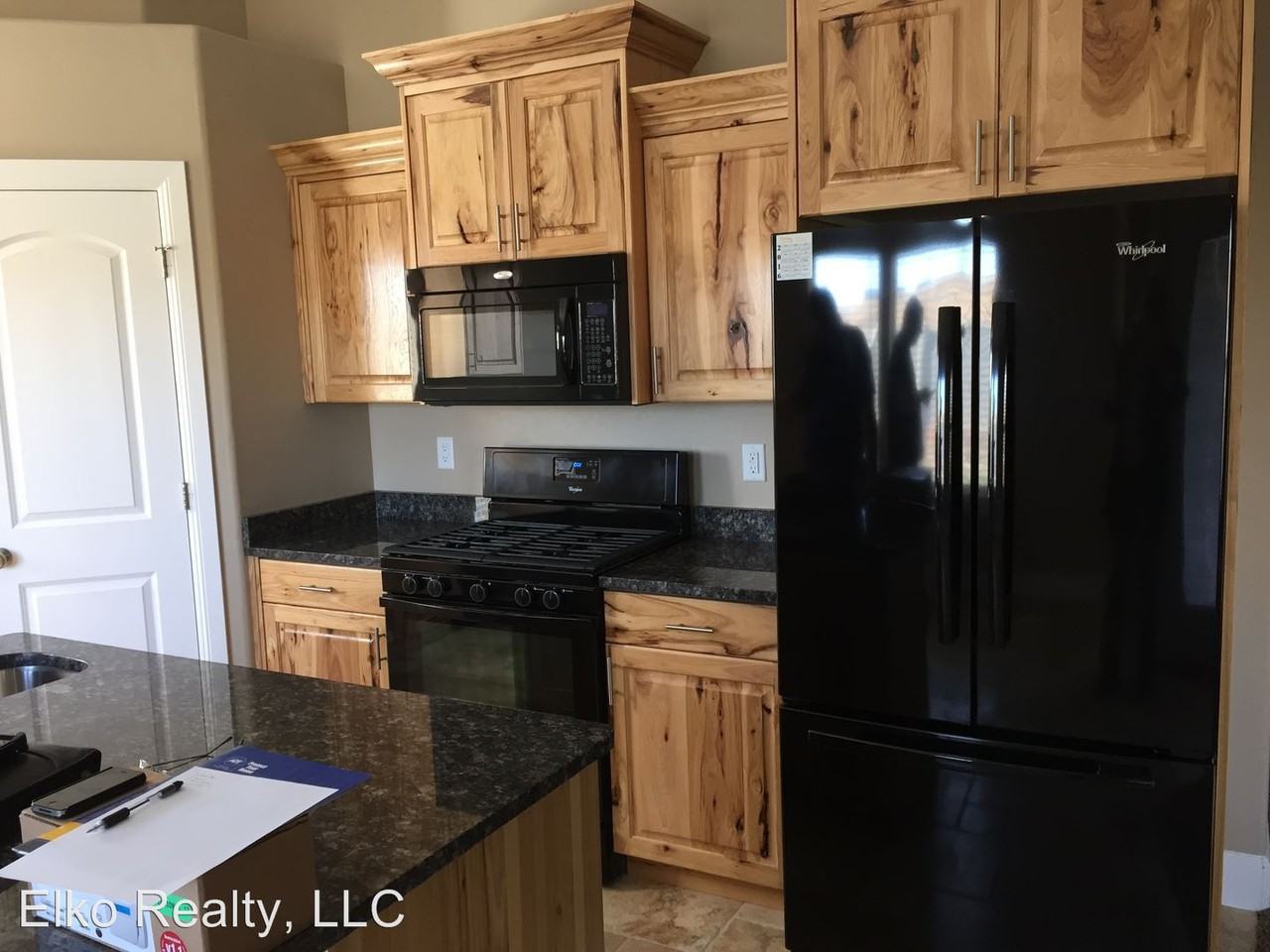 3706 Valley Ridge Avenue - Photo 3 of 15