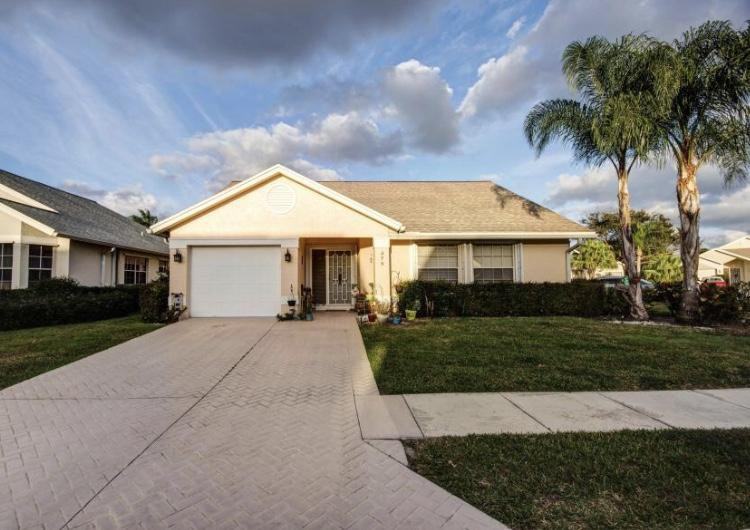 275 Moccasin Trail West - Photo 2 of 10