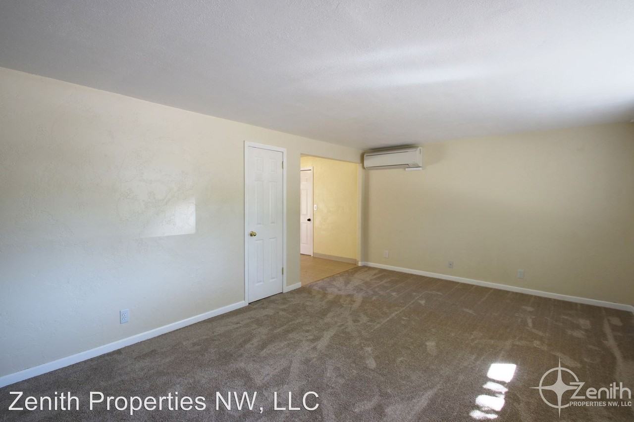 15408 NE 76th St - Photo 2 of 13