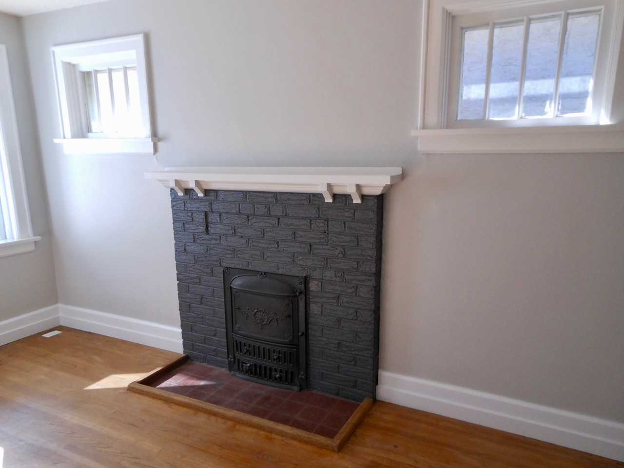 1326 Athol St - Photo 2 of 19