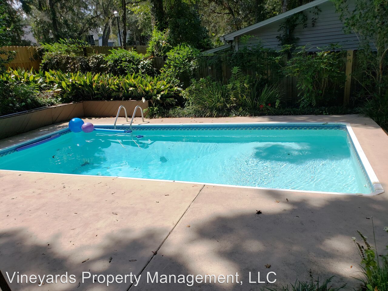 2983 Bay Shore Dr - Photo 2 of 28