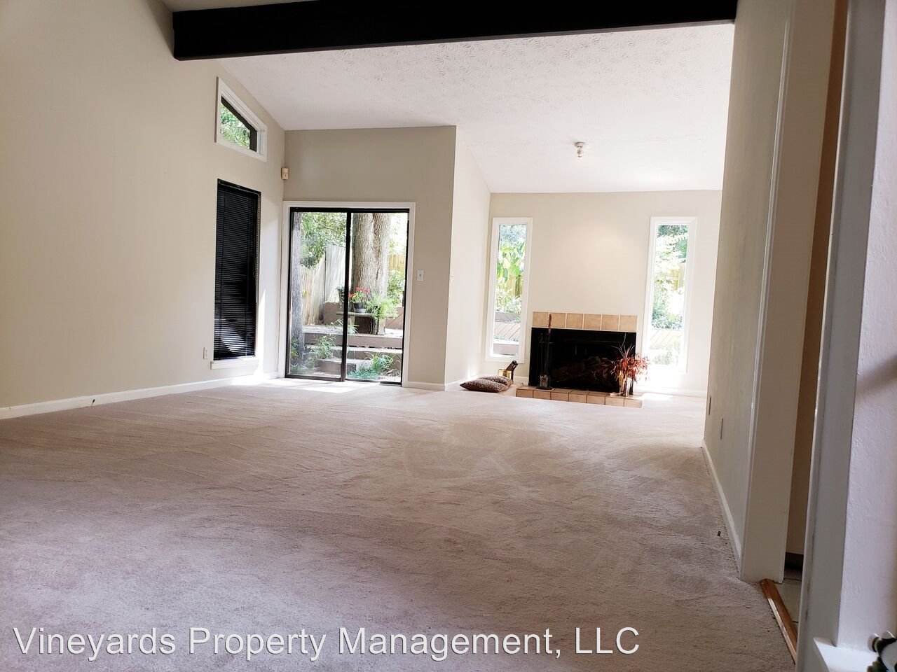 2983 Bay Shore Dr - Photo 3 of 28