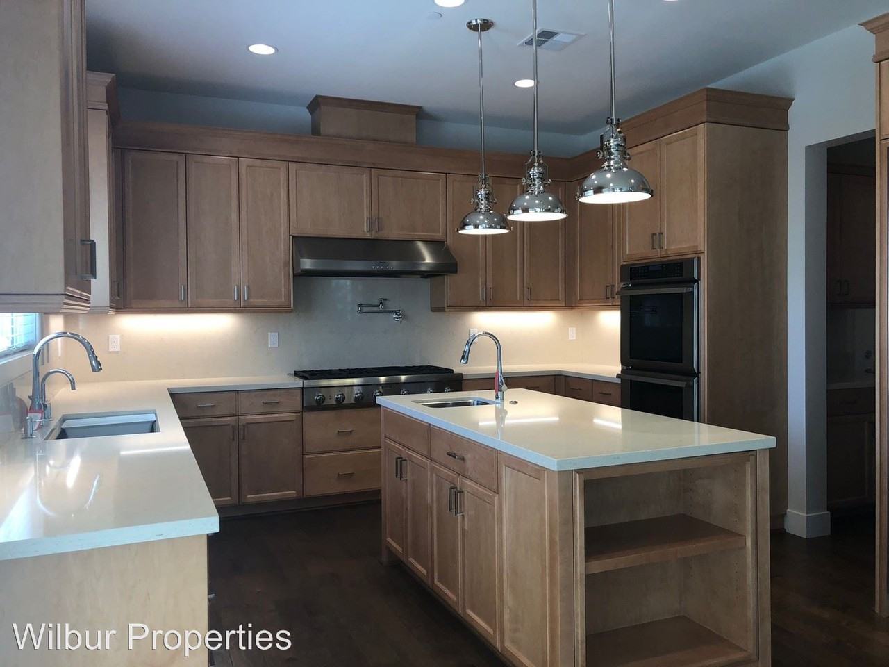 350 Alexander Ct - Photo 3 of 7