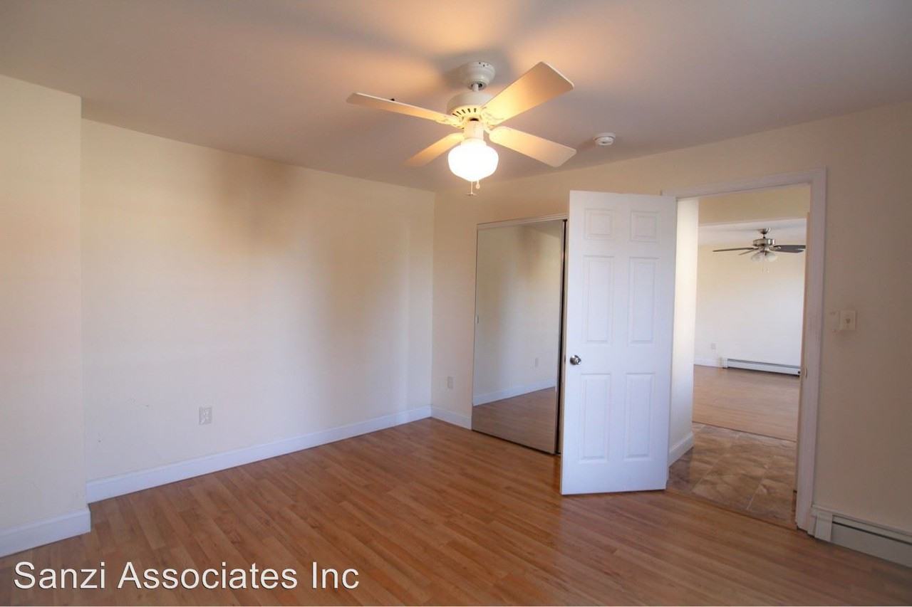 4 St James St - Photo 3 of 5