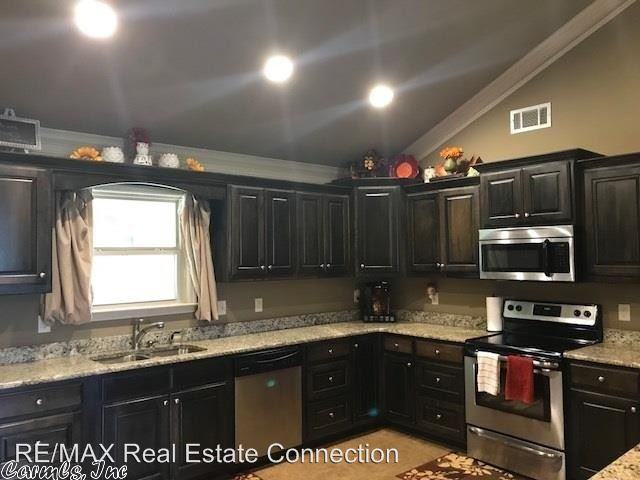 164 Creekside Dr - Photo 3 of 8