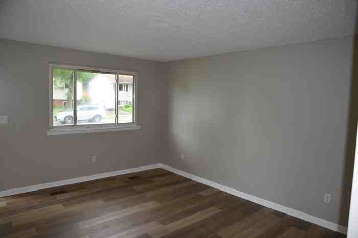 3044 Bennington Ave - Photo 3 of 22