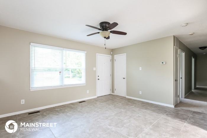 7708 Landis Dr - Photo 3 of 15