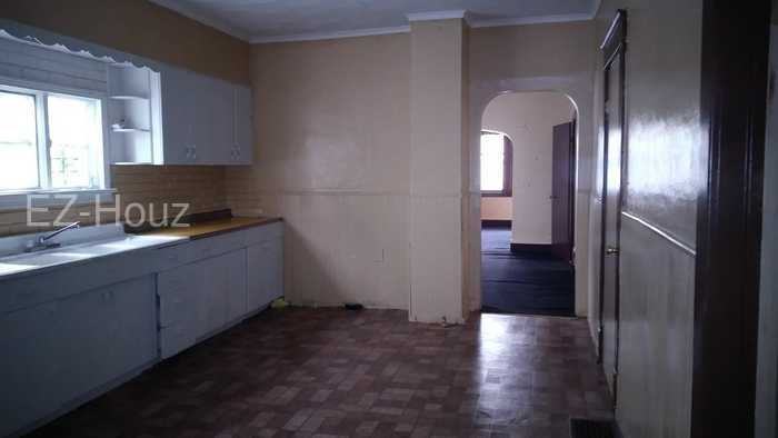 63 Shepard St - Photo 3 of 11