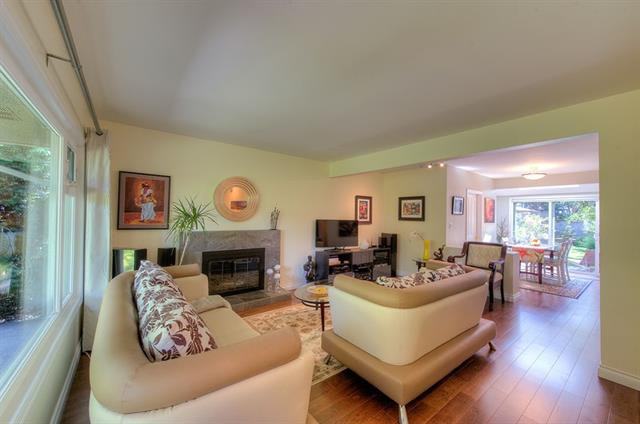 825 W 20th Street - Photo 3 of 10