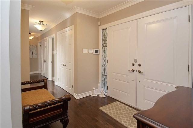 1 Farningham Crescent - Photo 3 of 10