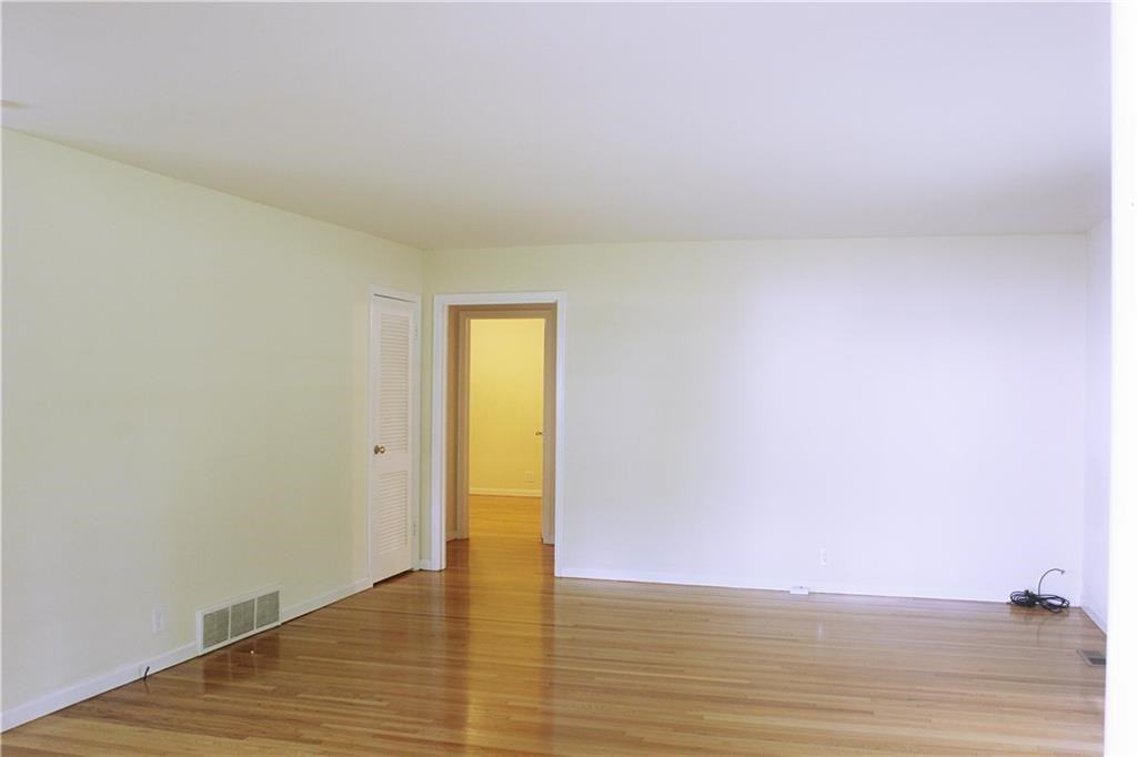 607 E 82nd St - Photo 2 of 16