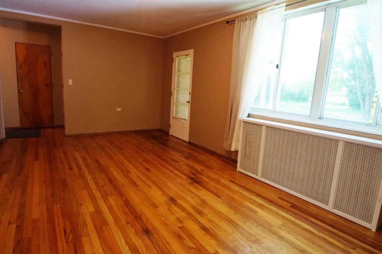 123 Burley Cir - Photo 2 of 17