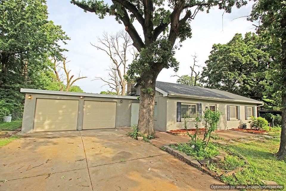 9204 Askew Ave - Photo 2 of 17