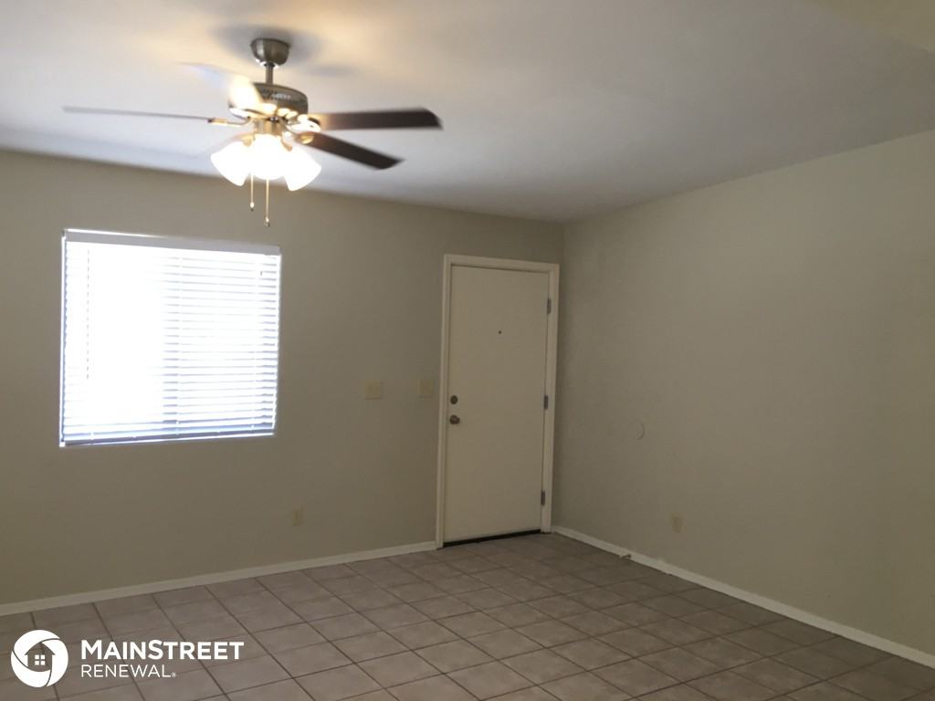 427 Mabel St W - Photo 2 of 19
