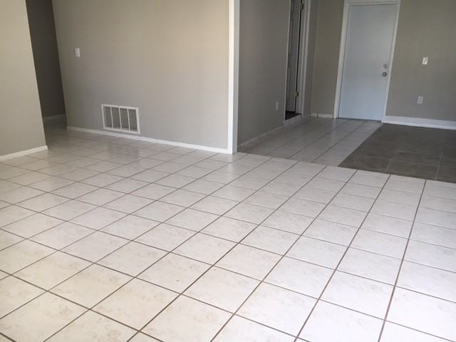 2550 Via Veneto Ct - Photo 2 of 14