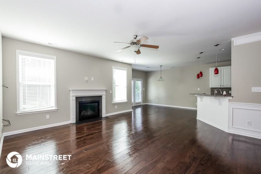 2587 Treeline Dr - Photo 2 of 15