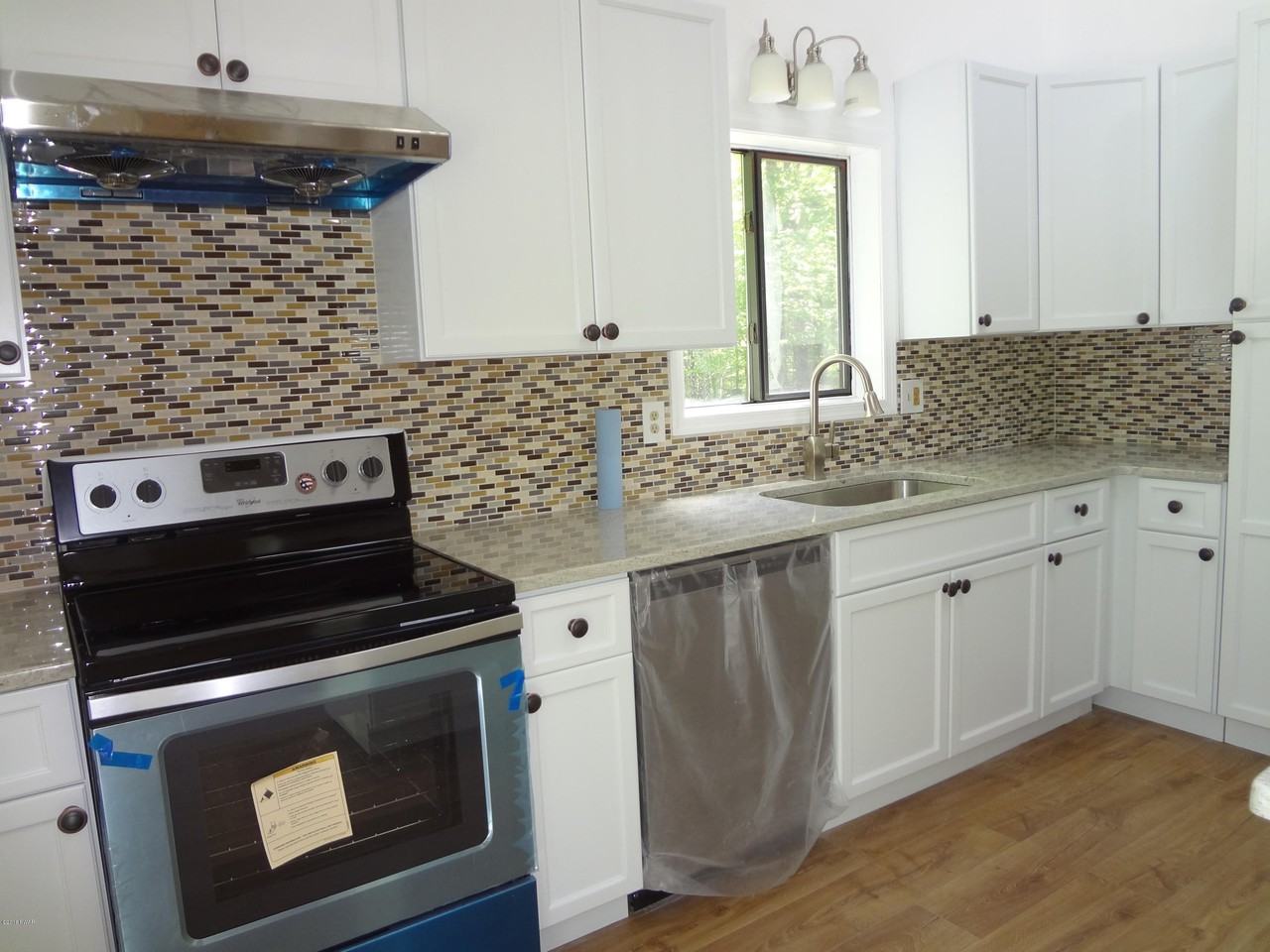 101 Jean Danielson Dr - Photo 2 of 23