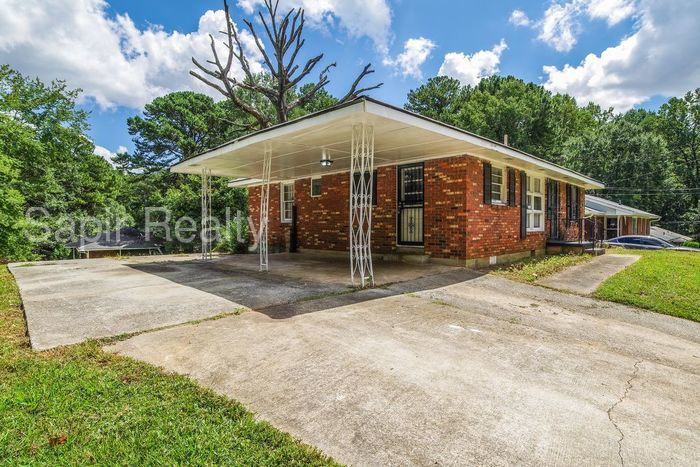 2590 Macon Dr SW - Photo 2 of 13