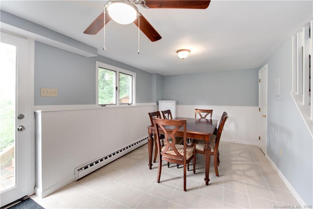 4 Lands End Rd - Photo 3 of 7