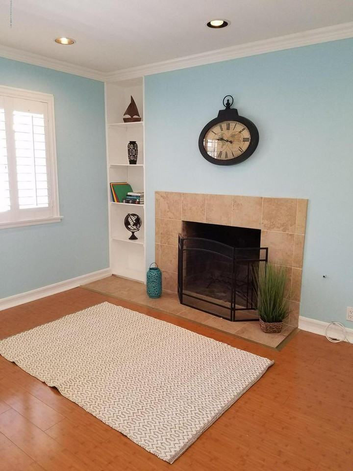 1190 Medford Rd - Photo 3 of 7