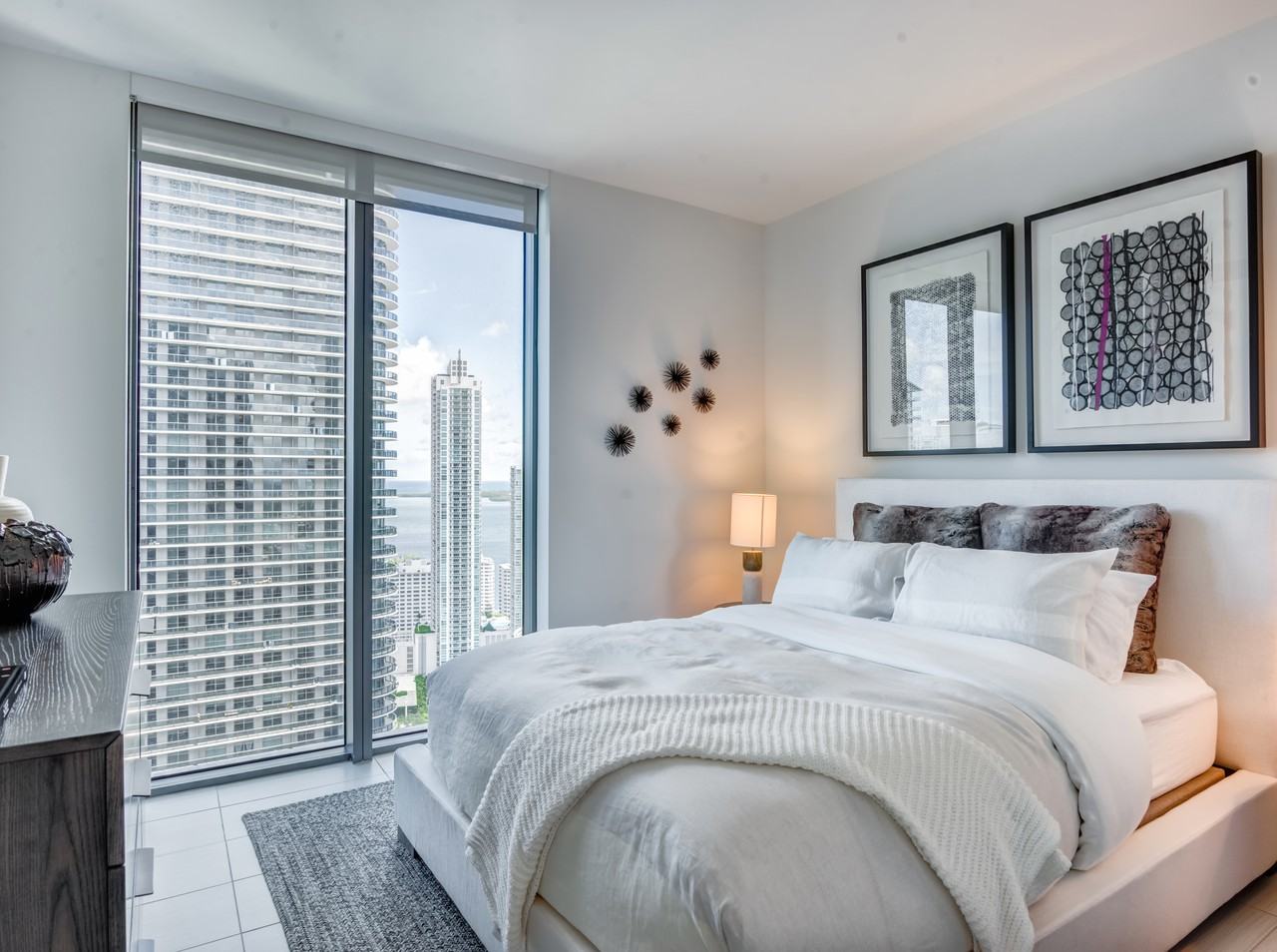 Solitair Brickell - Photo 7 of 34