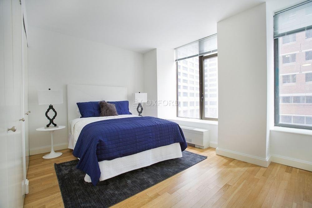 Hanover Square #17P