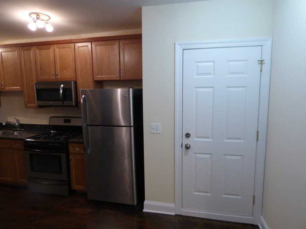 4554 West George Street - Photo 3 of 10