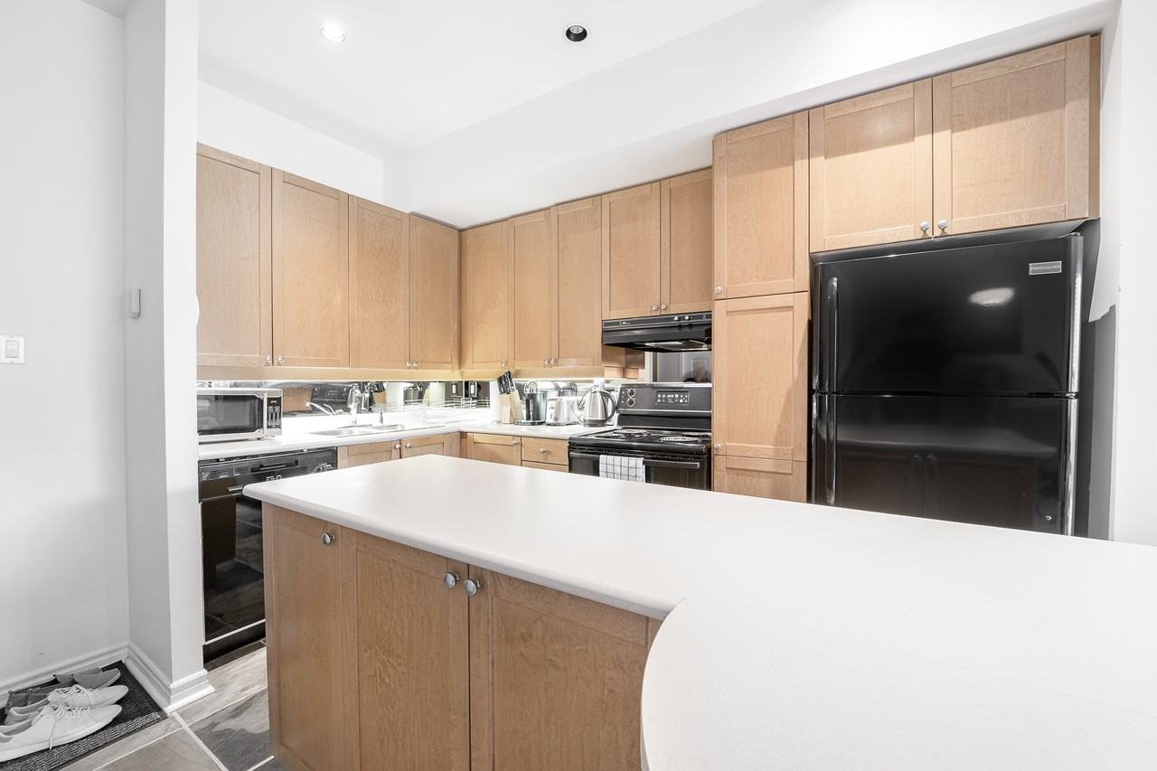 1231 Yonge Street - Photo 3 of 12