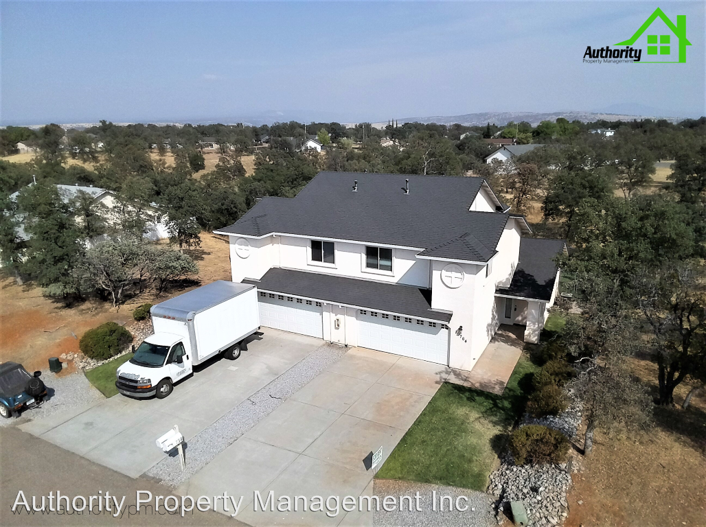 19764 Indian Creek Dr - Photo 2 of 21