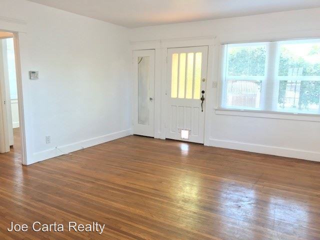 2208 Dwight St - Photo 3 of 19